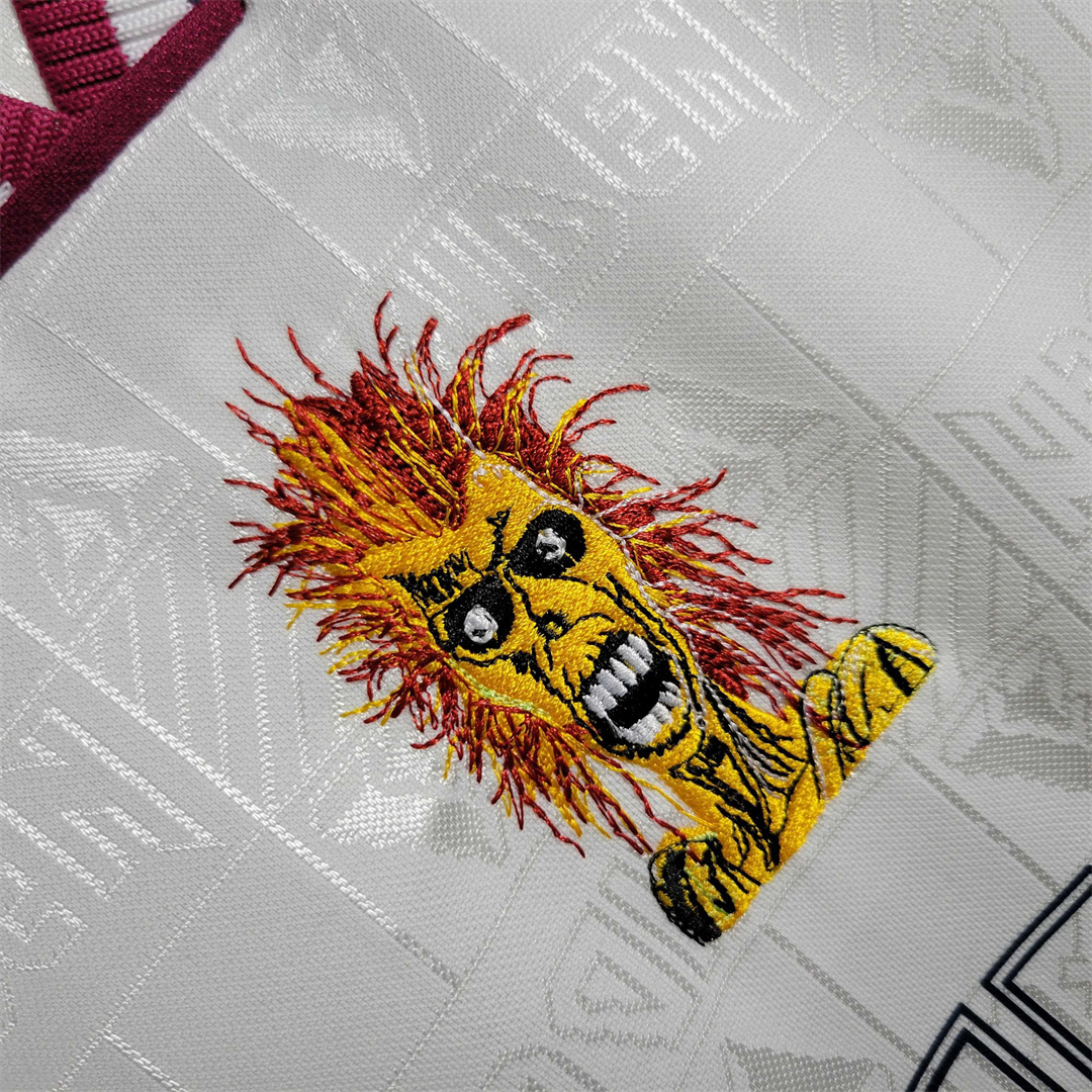 99-01 West Ham Iron Maiden Away 4