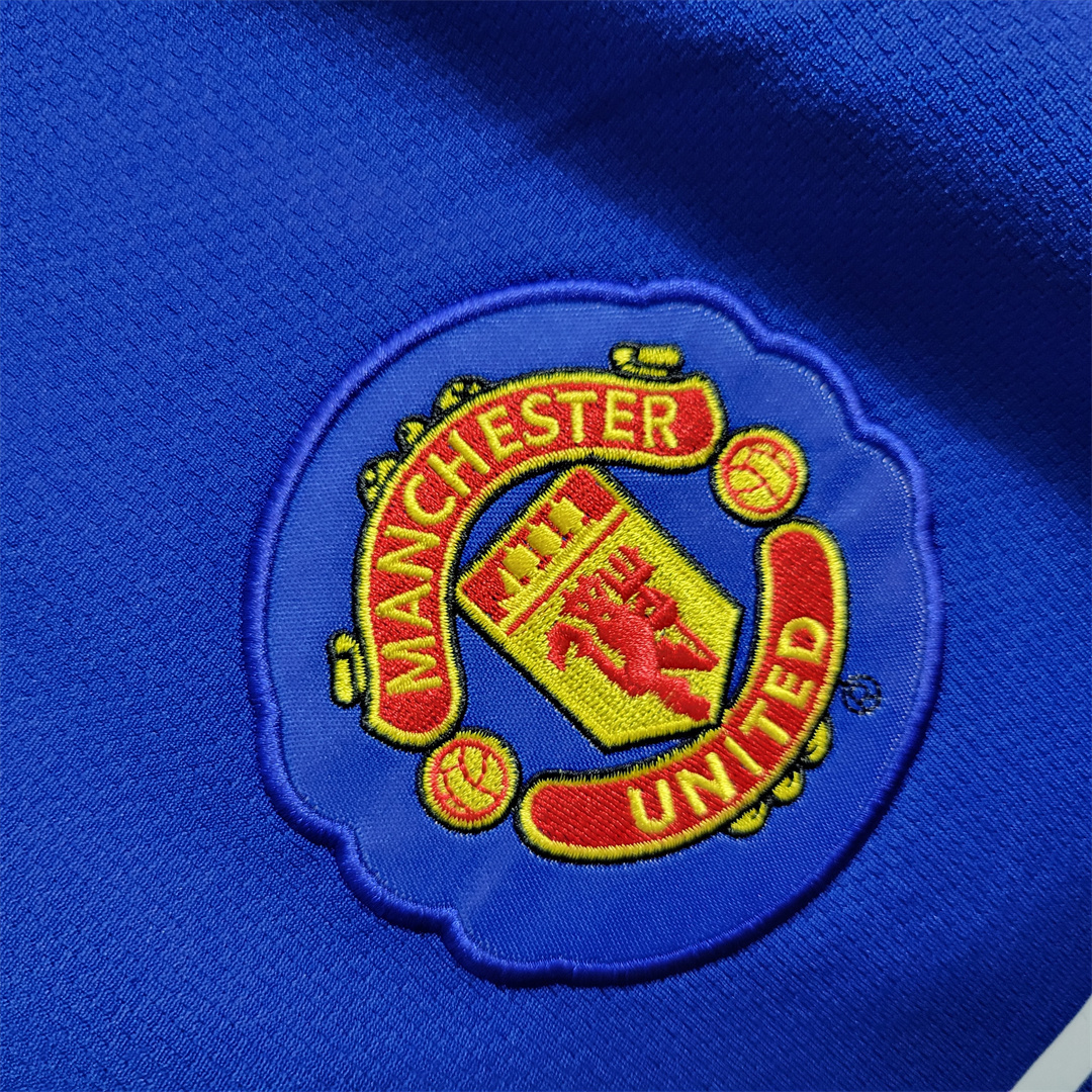 08-09 Manchester United away 2