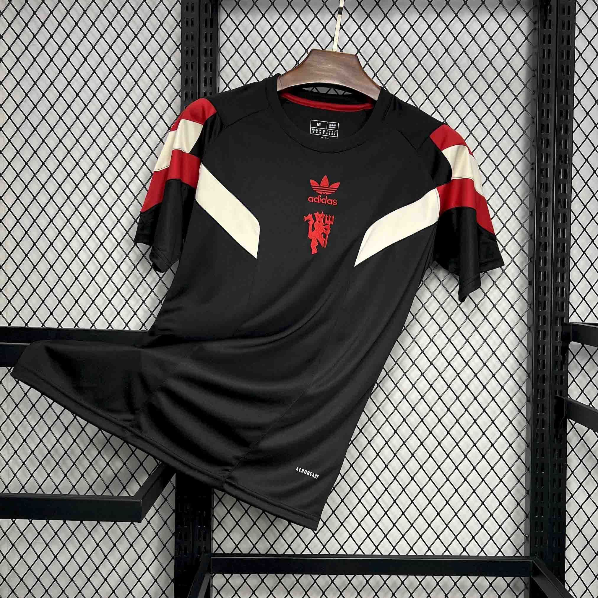 24-25 Manchester United Black OG Tee Shirt AAAAJersey Supplier Yupoo 1