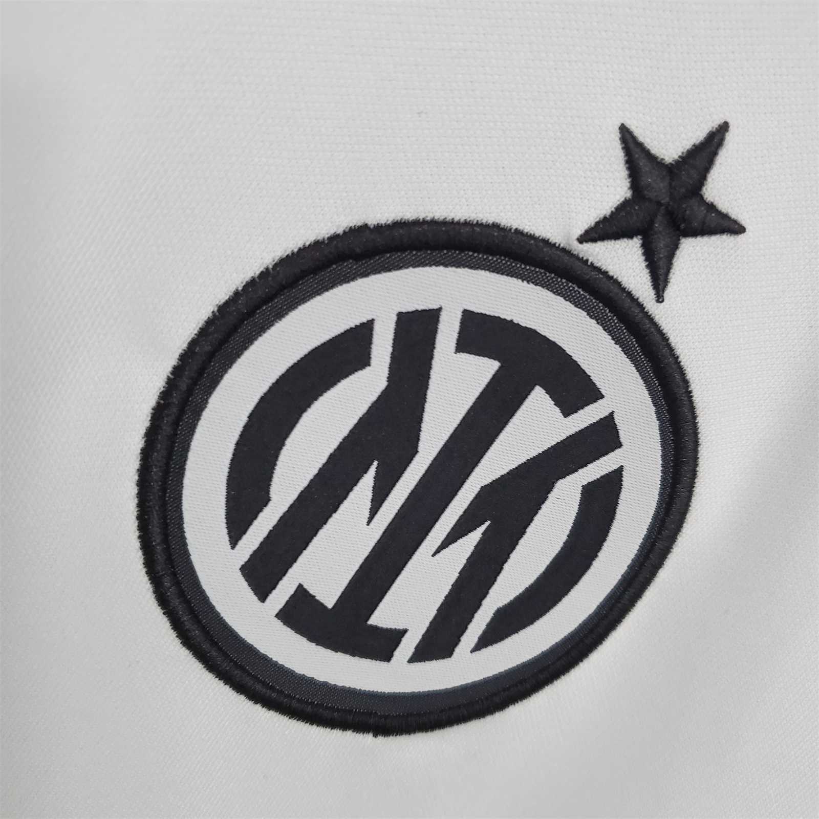 21-22 Inter Milan away 4