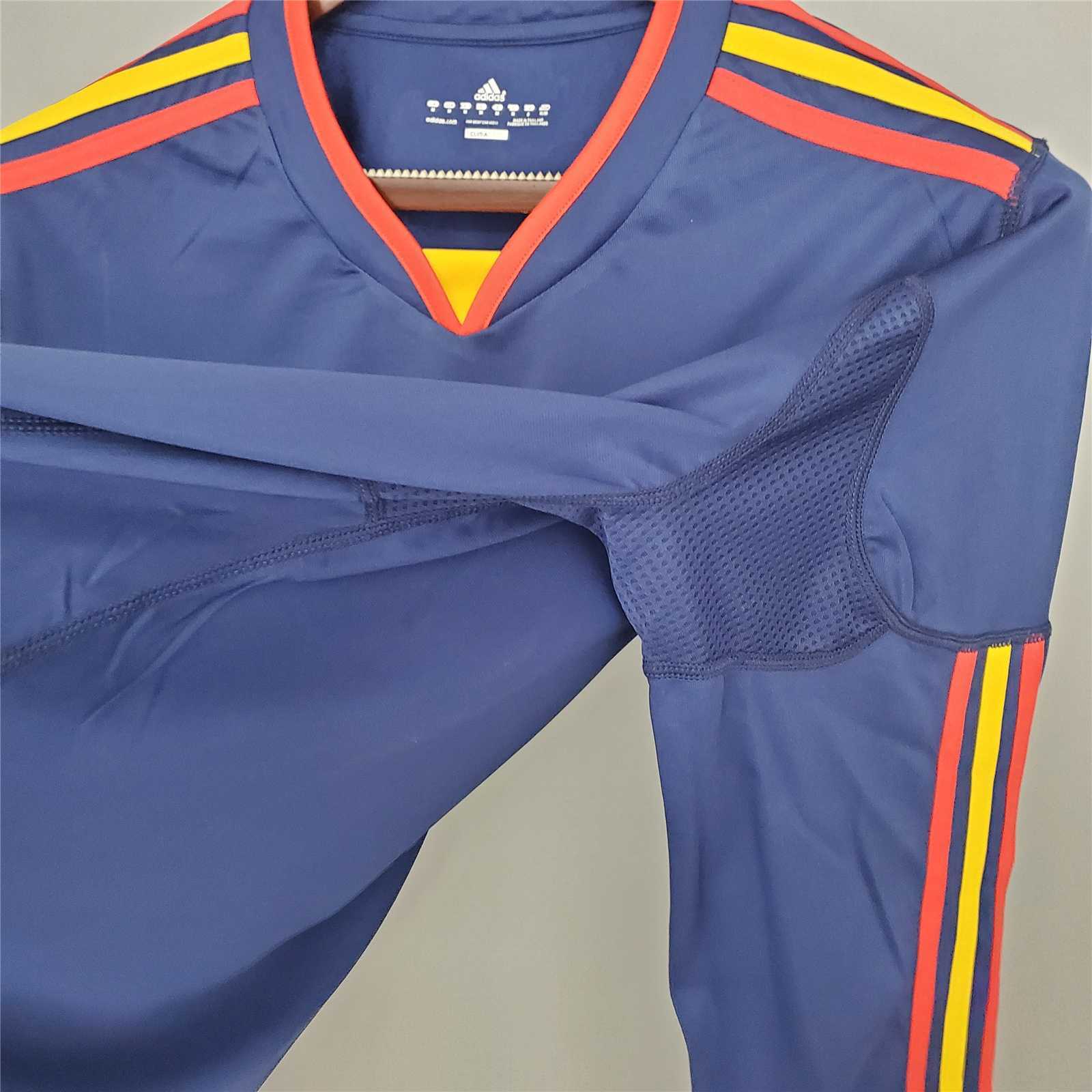 2010 Spain away long sleeve 3
