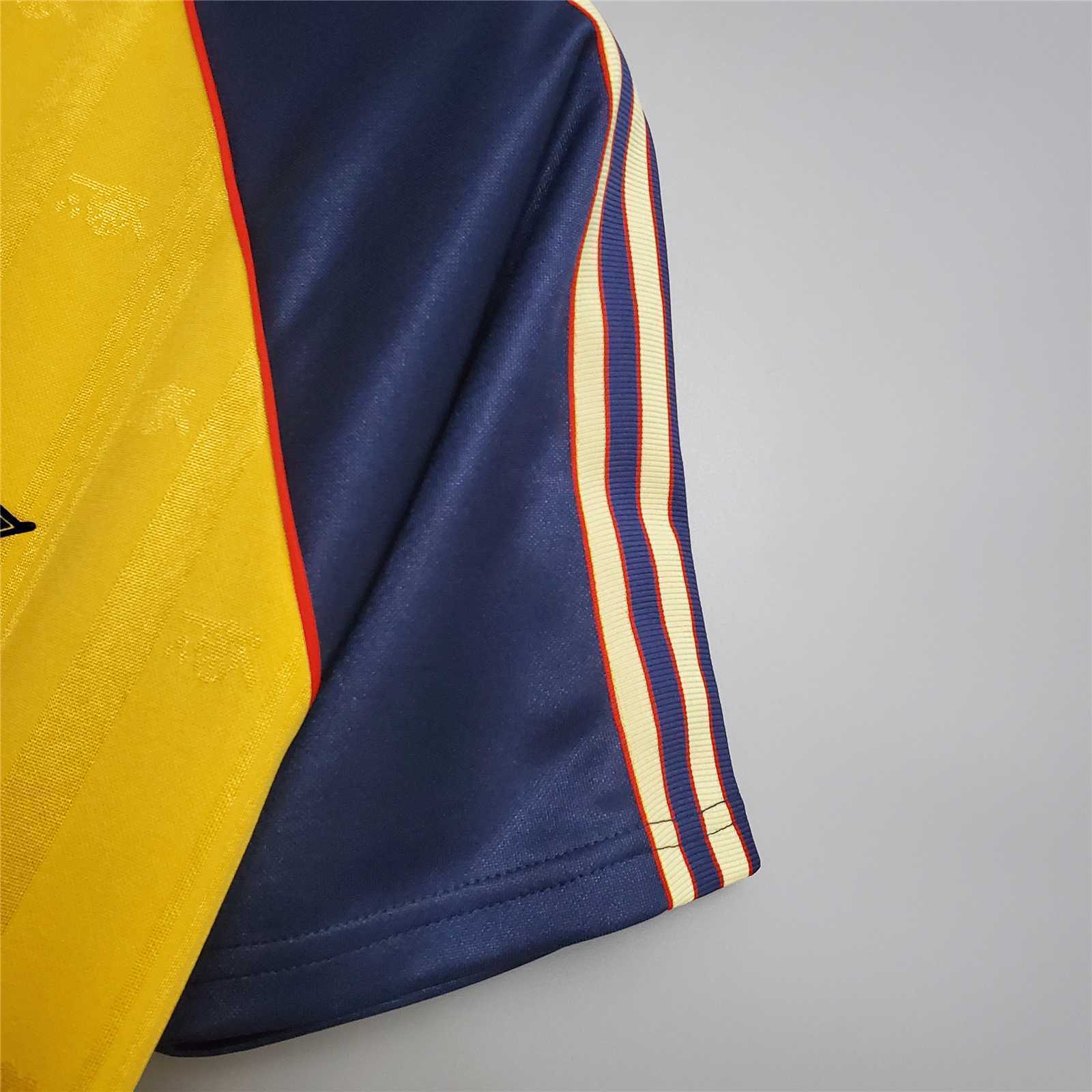 88-90 Arsenal away 6