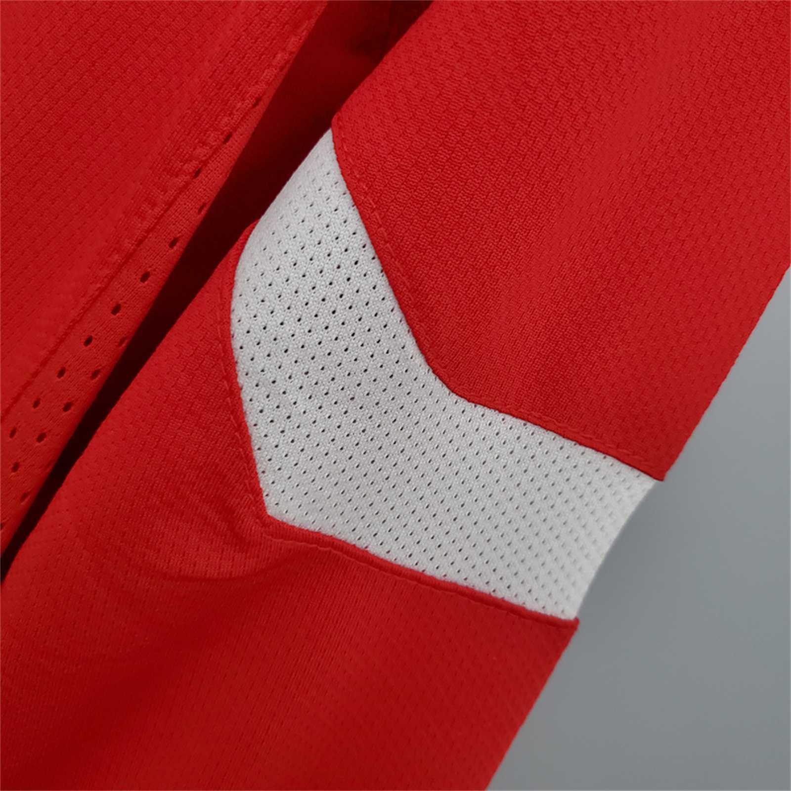 04-06 Manchester United home long sleeve 9