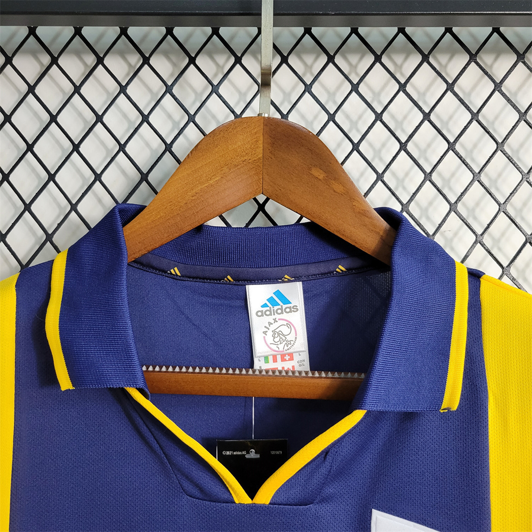 00-01 Ajax away 6