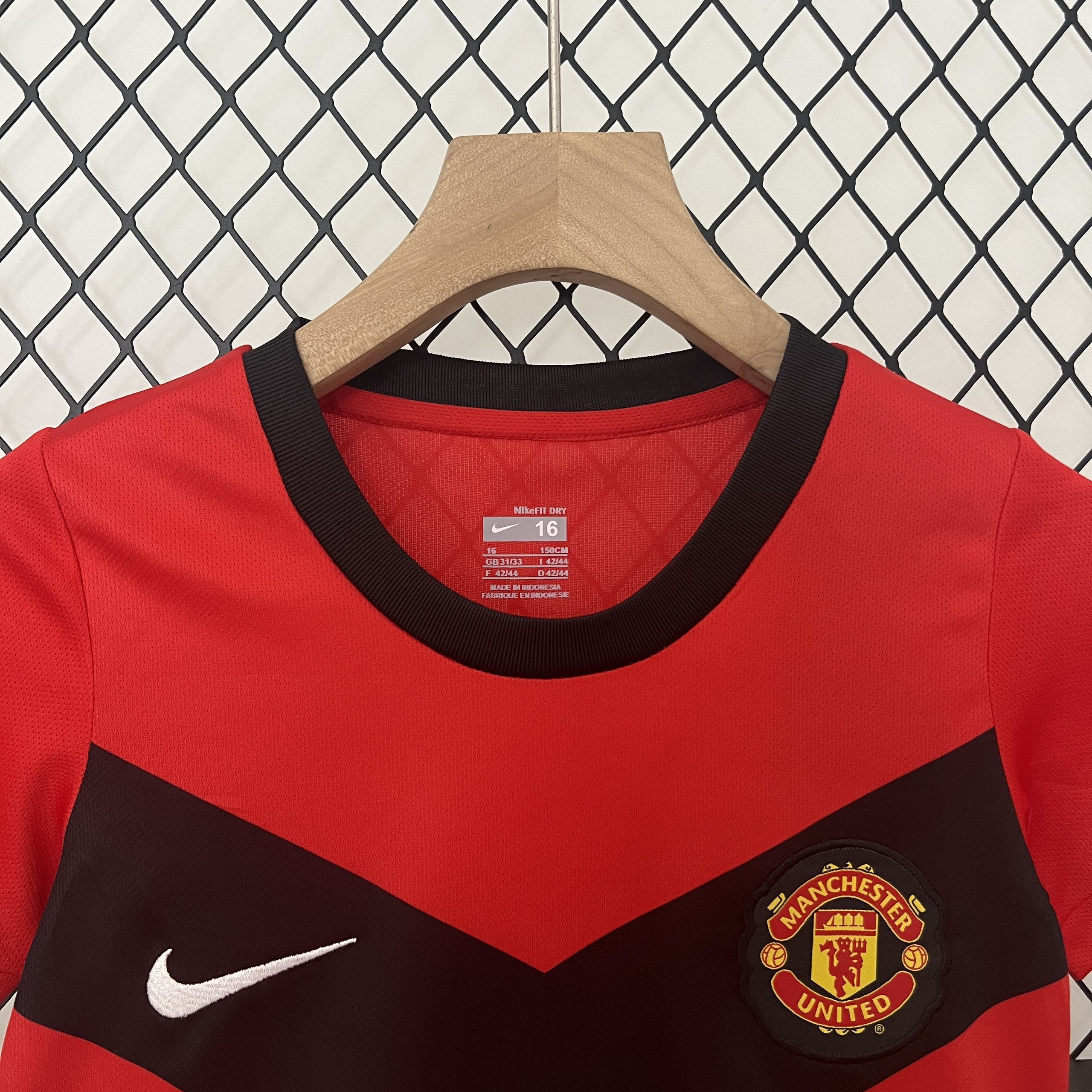 09-10 Manchester United Home Retro Kid Kits Children Sets Jersey Supplier Yupoo 1