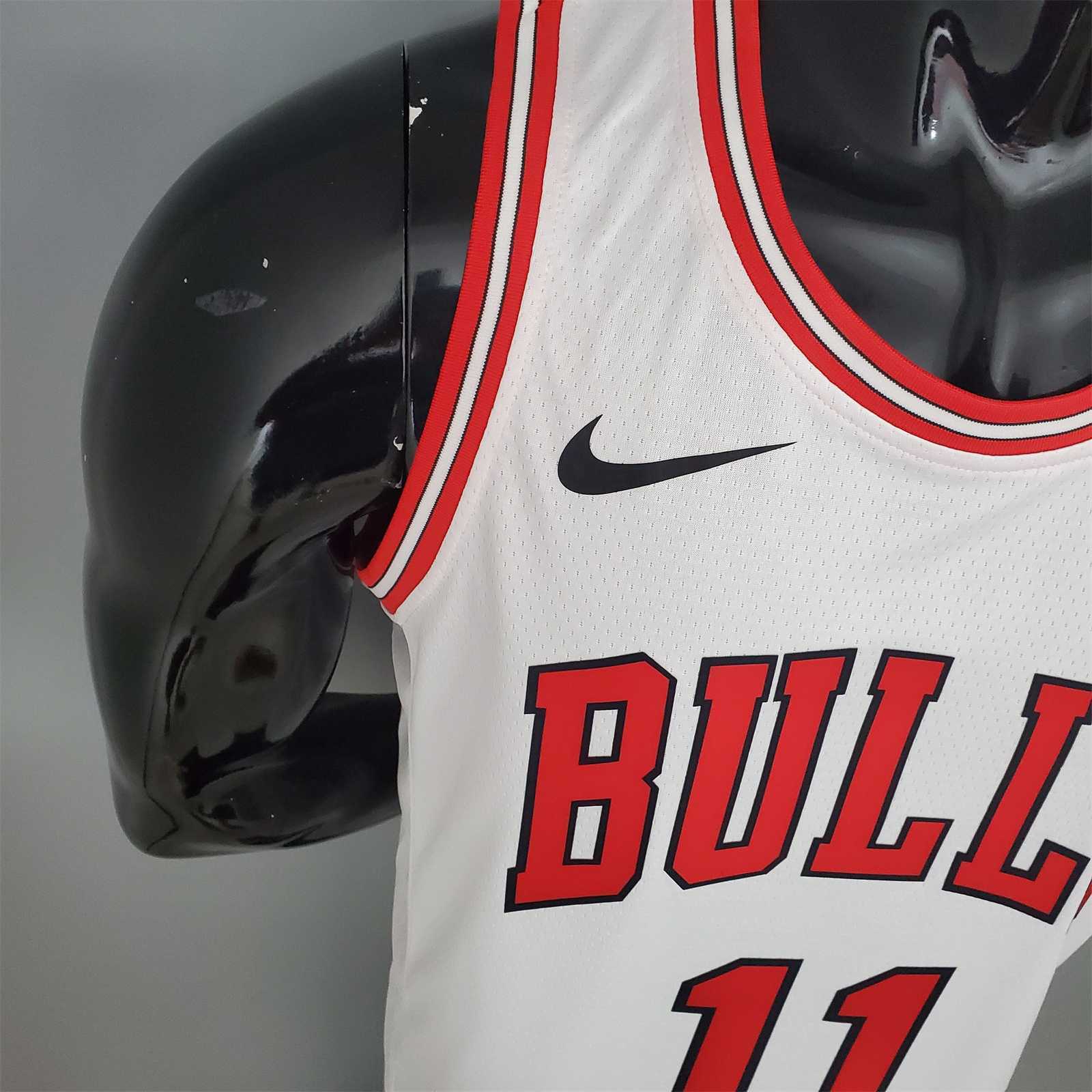 DeROZAN#11 Chicago Bulls white 1