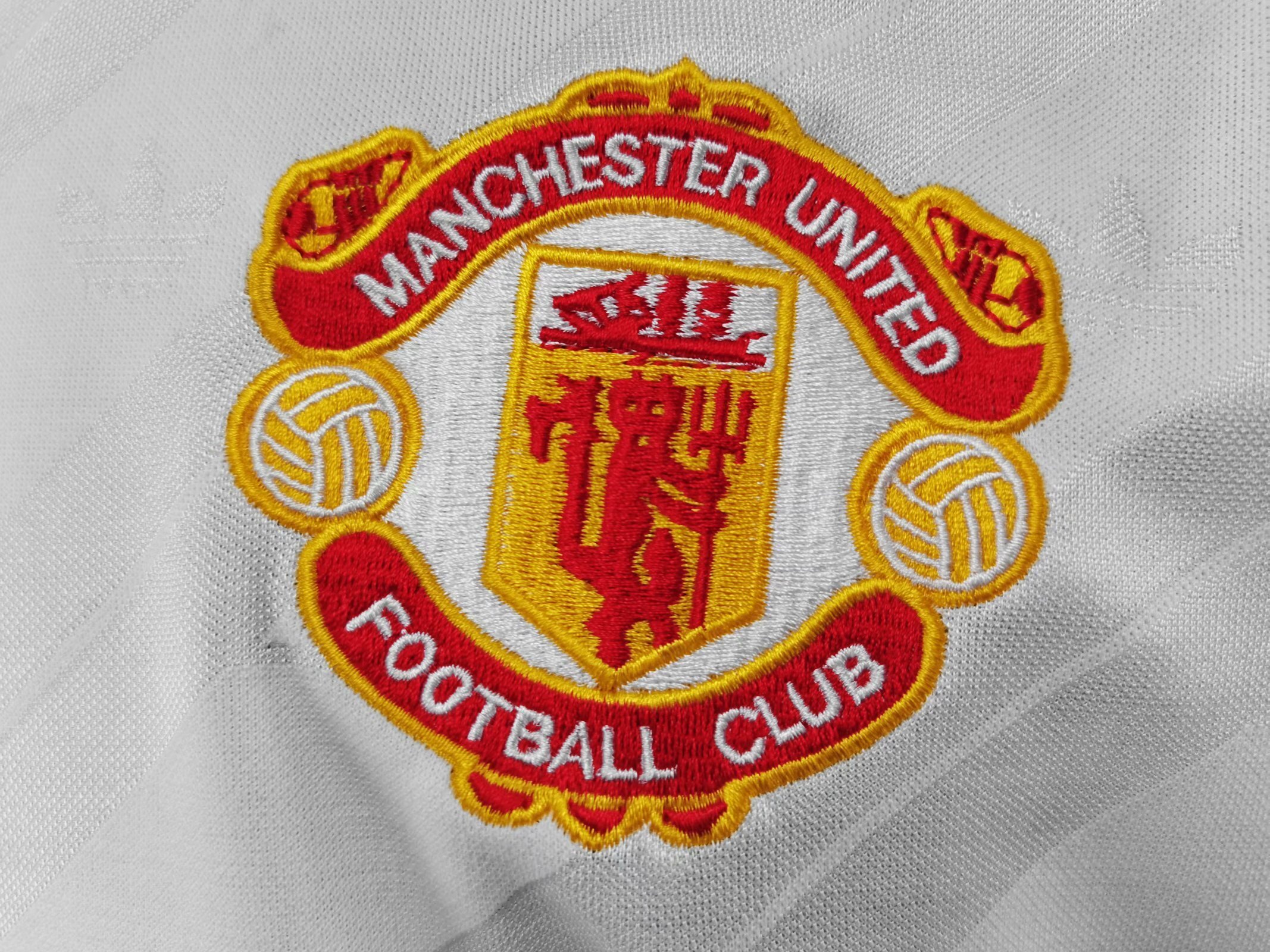 86-88 Manchester United away white 5