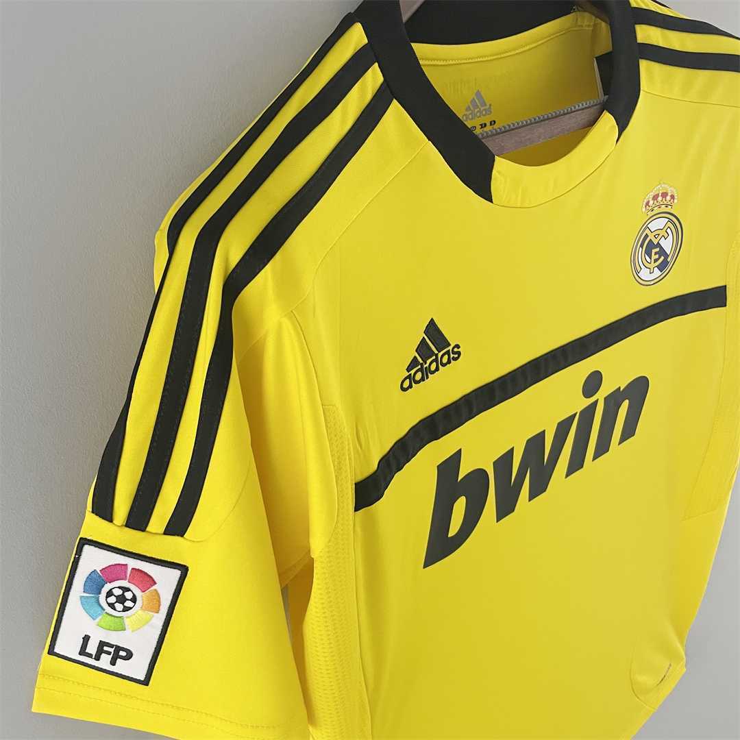 11-12 Real Madrid goalkeeper yellow 3