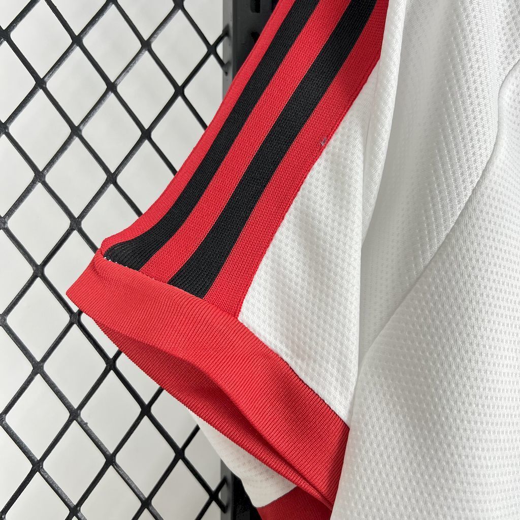 81-82 Flamengo Away Kit Retro Soccer AAAAJersey Yupoo 3