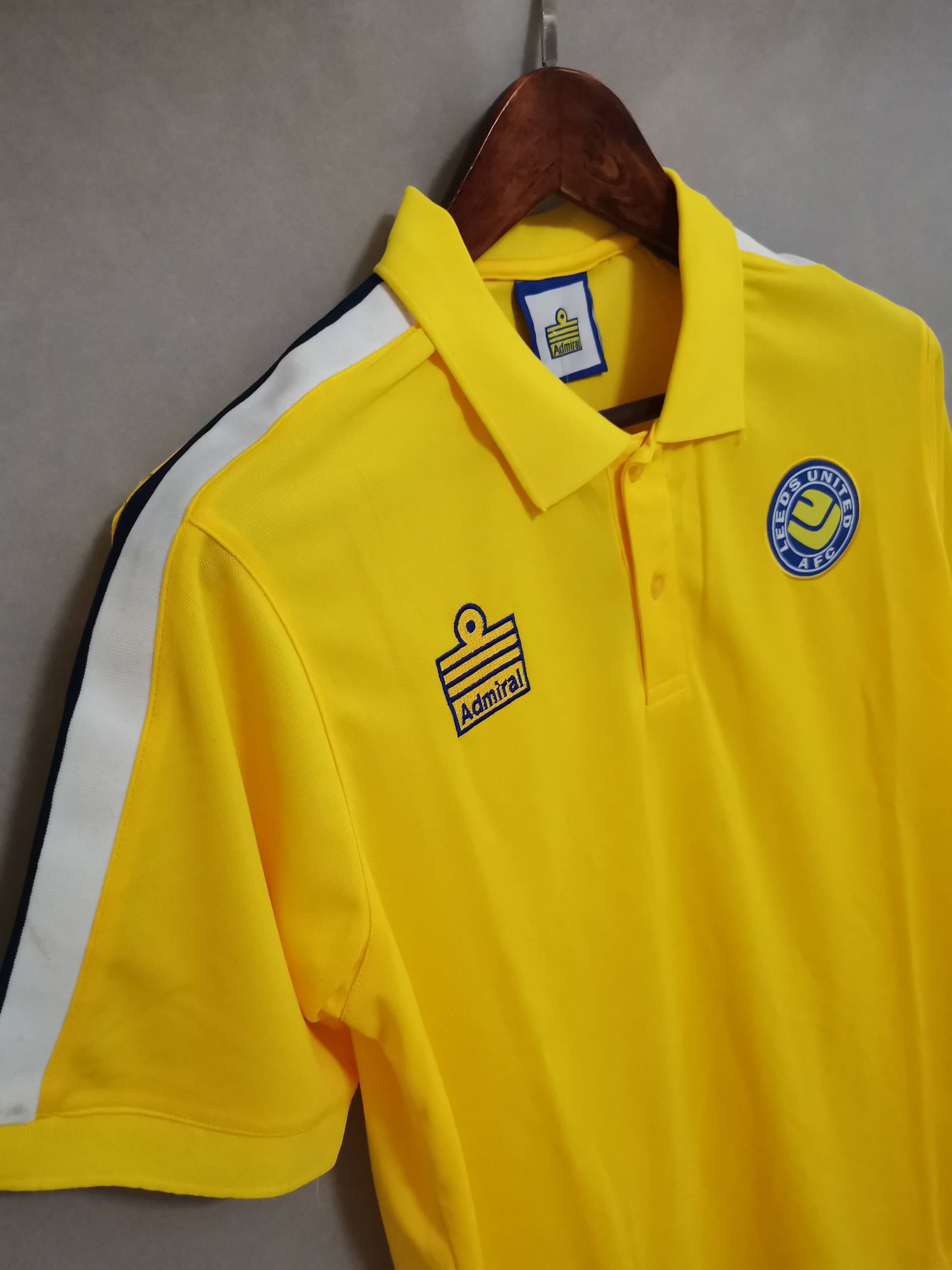 78 Leeds United away yellow 7