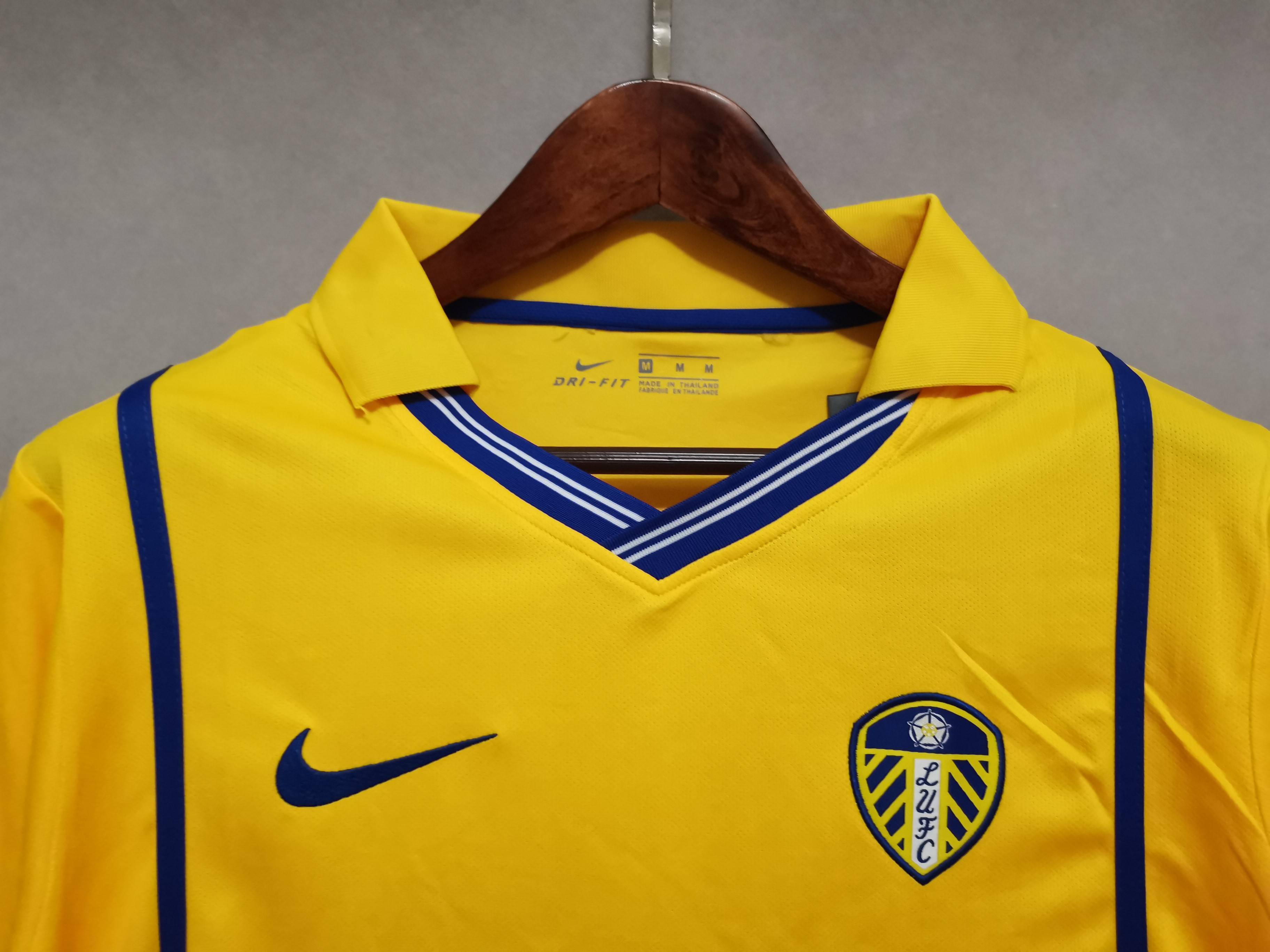 00-01 Leeds United yellow away 5