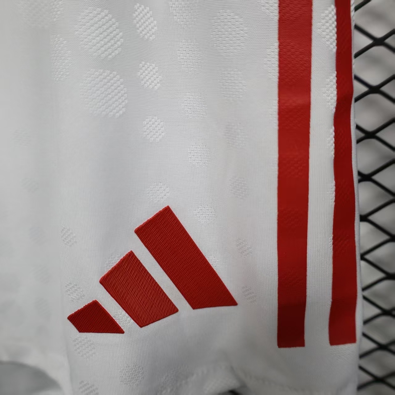 25-26 Arsenal Home White Player Version Shorts AAAAJersey Supplier Yupoo 1