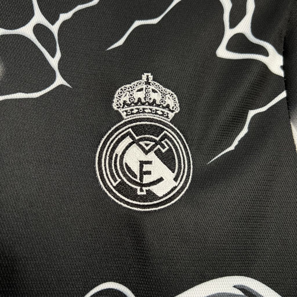 24-25 Real Madrid Black Jaguar Special Edition Kit Soccer Uniforms Soccer AAAAJersey Yupoo 4