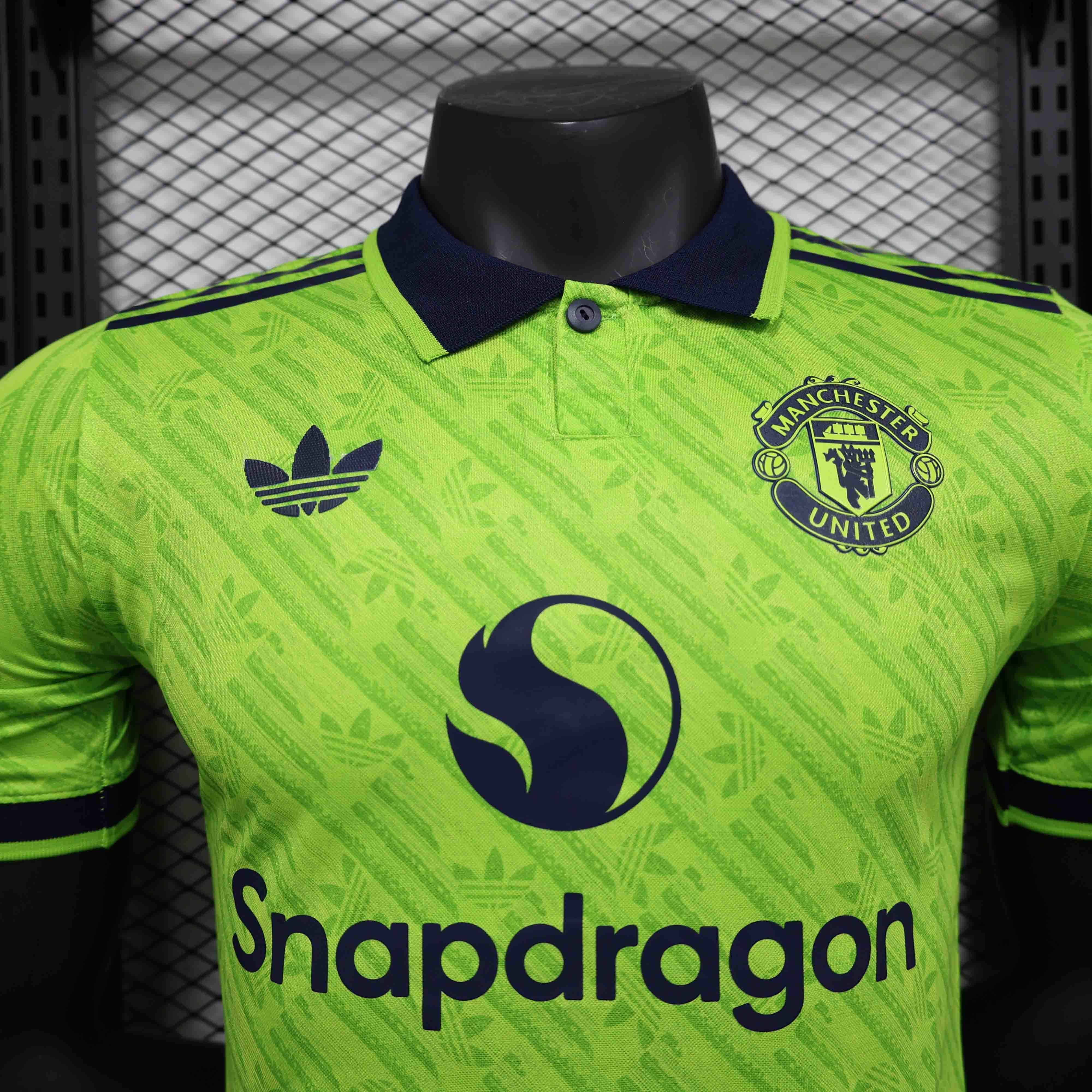 24-25 Manchester United Green Special Edition Player Version Shirt AAAAJersey Supplier Yupoo 1