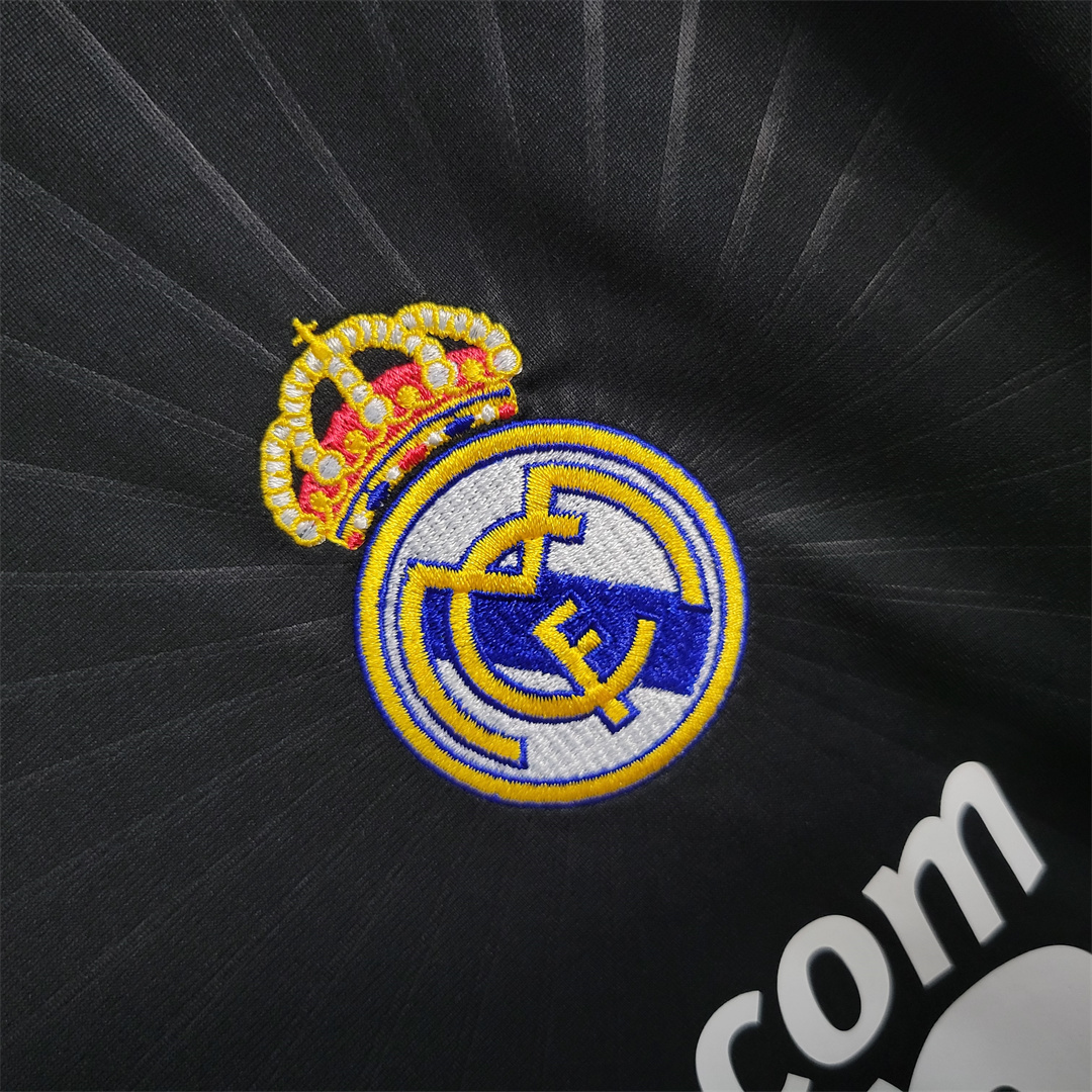 10-11 Real Madrid away 3