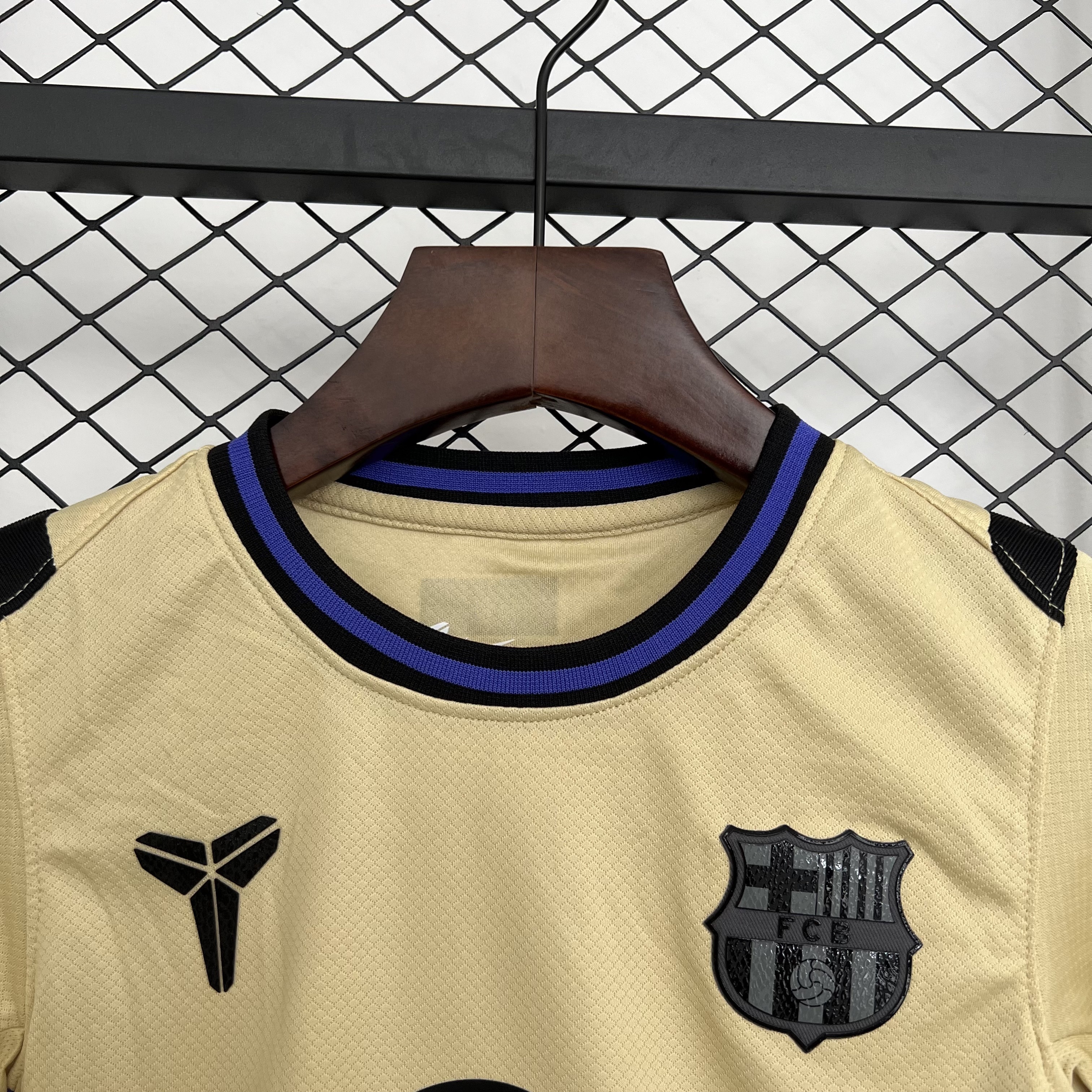 25-26 Barcelona Away Kid Kits Youth Apparels Sport AAAAJersey Supplier Yupoo 4