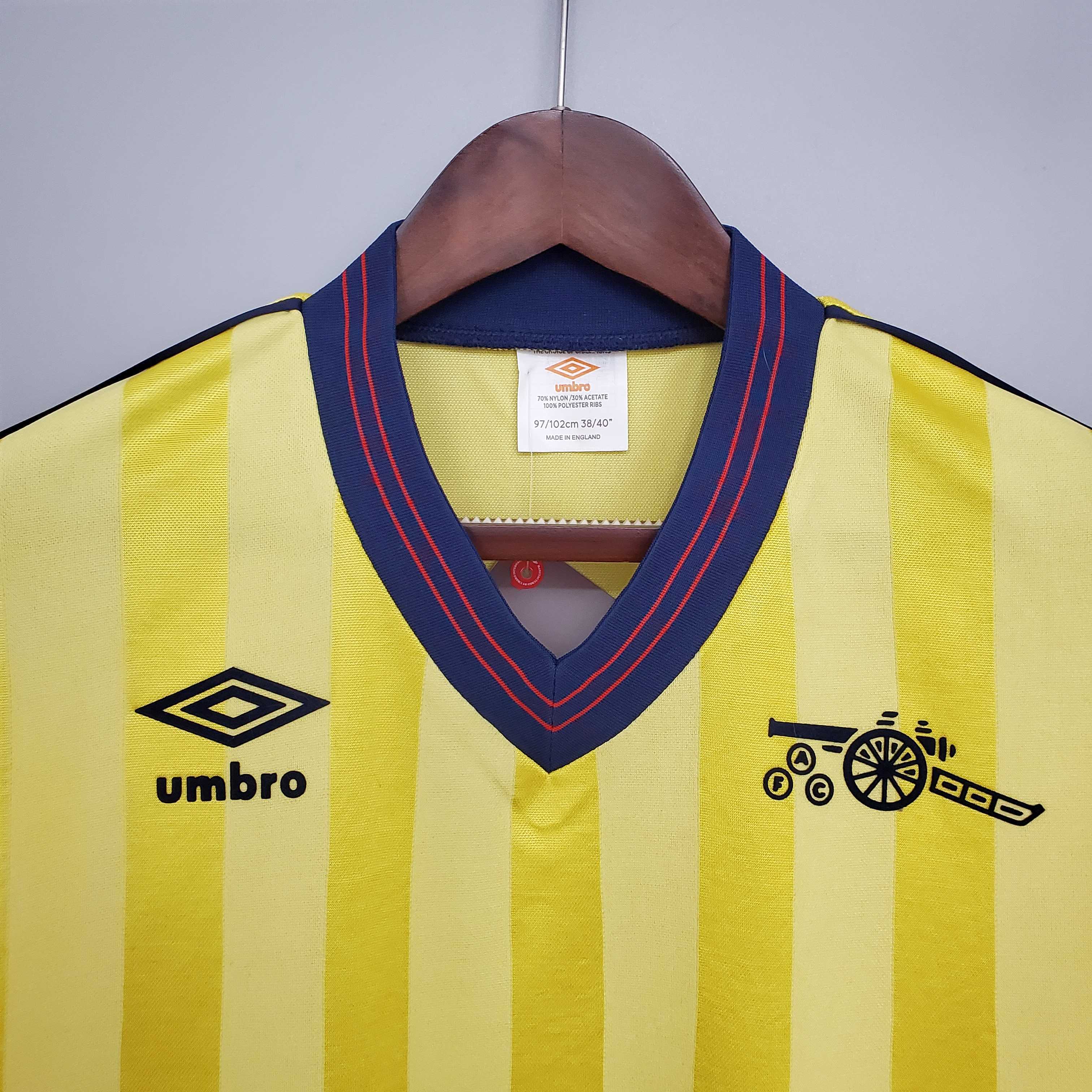 83-86 Arsenal away 4