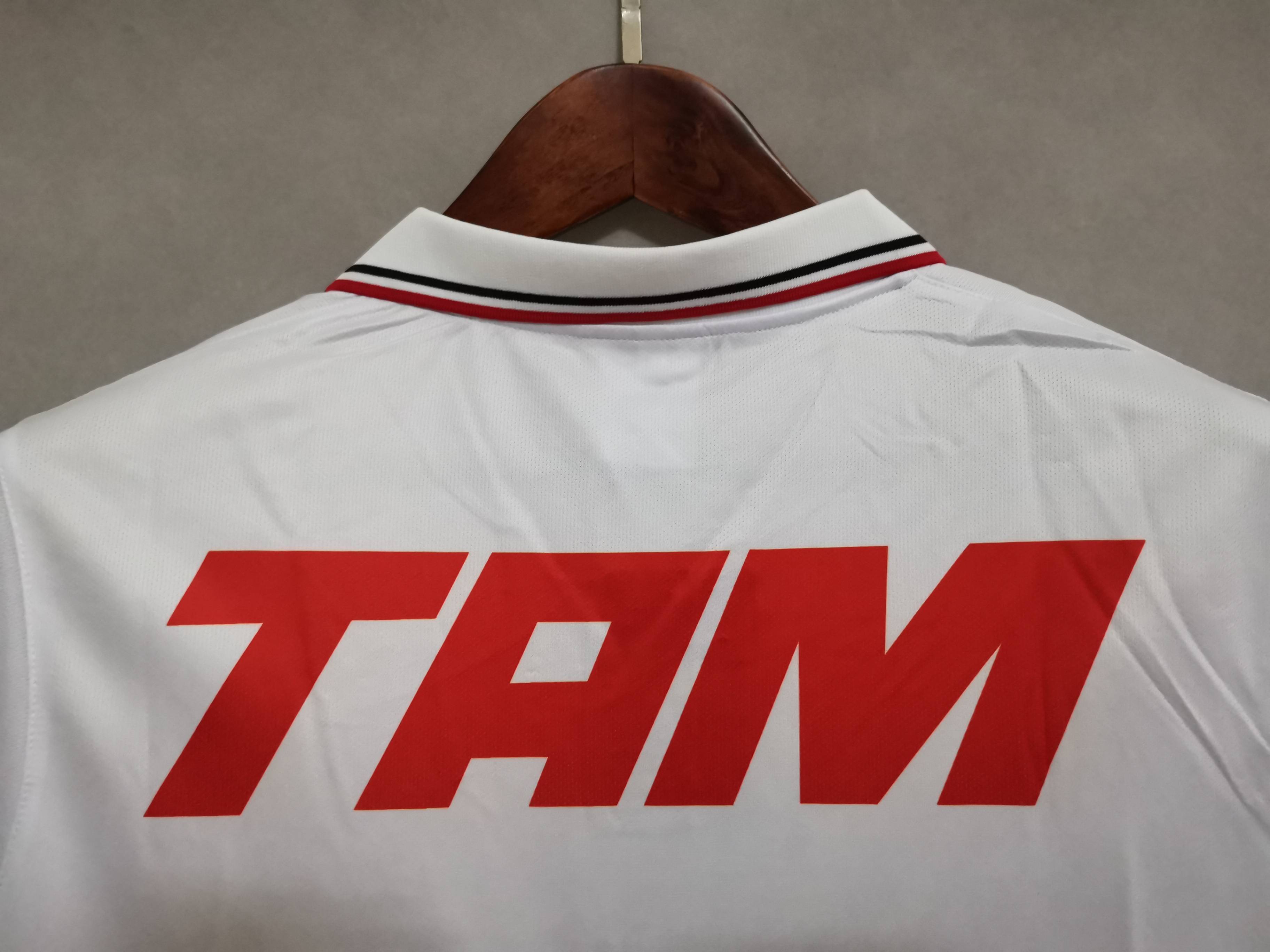 93-94 Sao Paulo home white 8