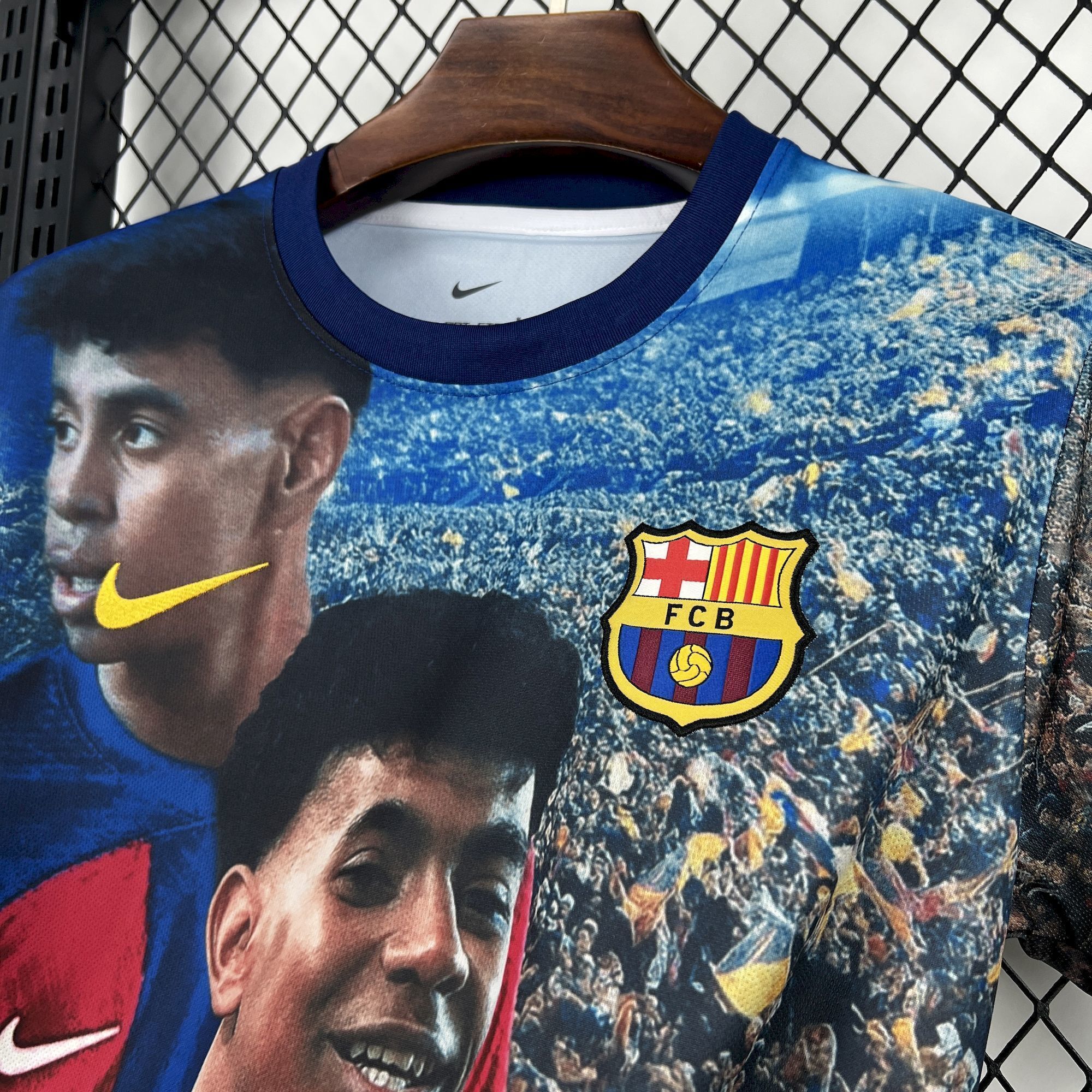 25-26 Barcelona LAMINE YAMAL Special Soccer T-Shirt AAAAJerseys Supply Yupoo 2