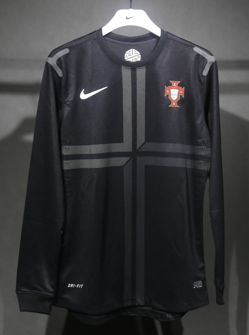 2013 Portugal Away Retro Kit Vintage Player Version Long Sleeve Shirt AAAAJersey Dropship Yupoo