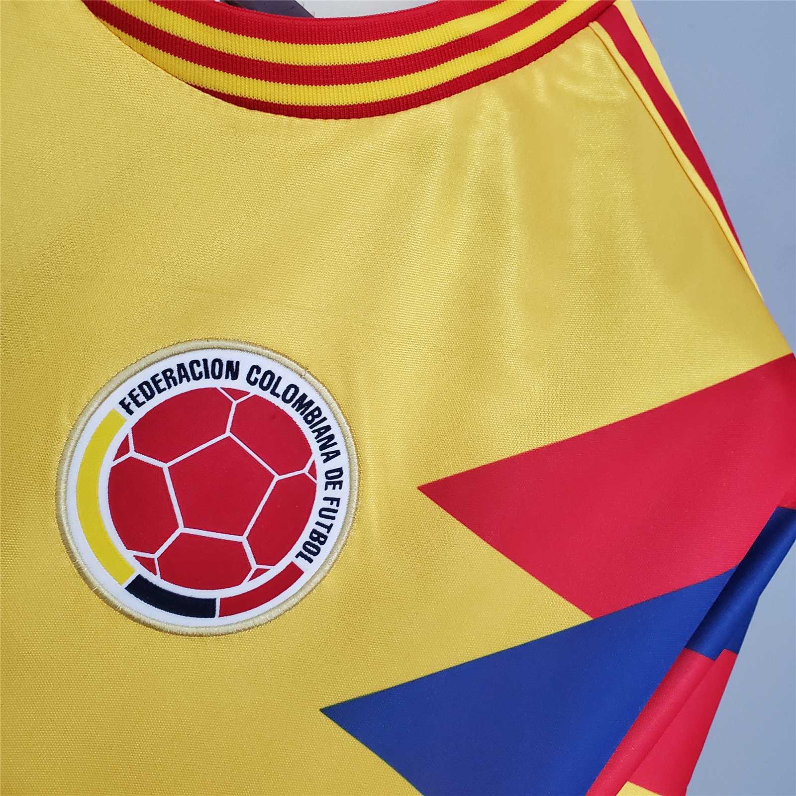 1990 Colombia home 9