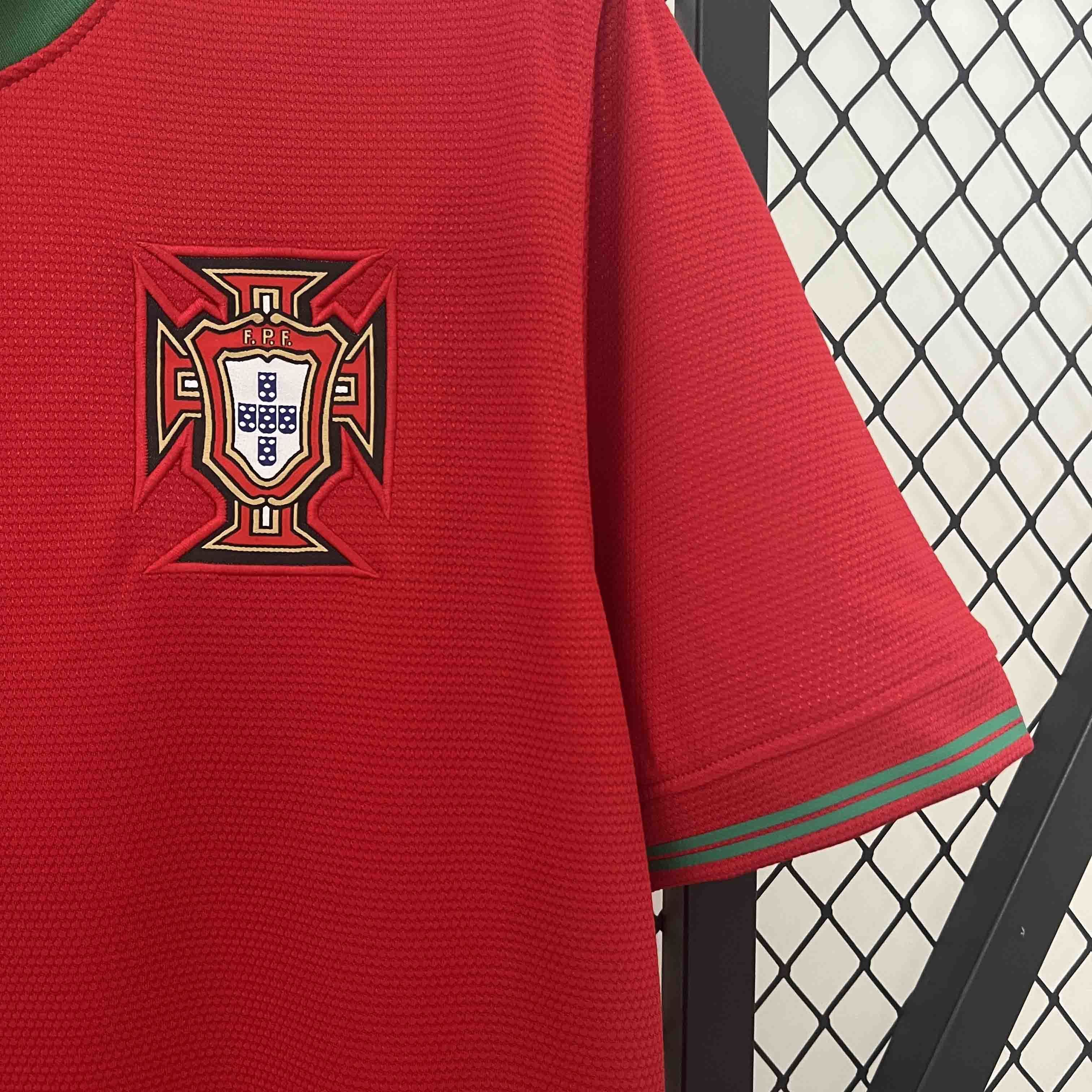 2012 Portugal Home Retro Kit Vintage Shirt Football AAAAJersey Supplier 5