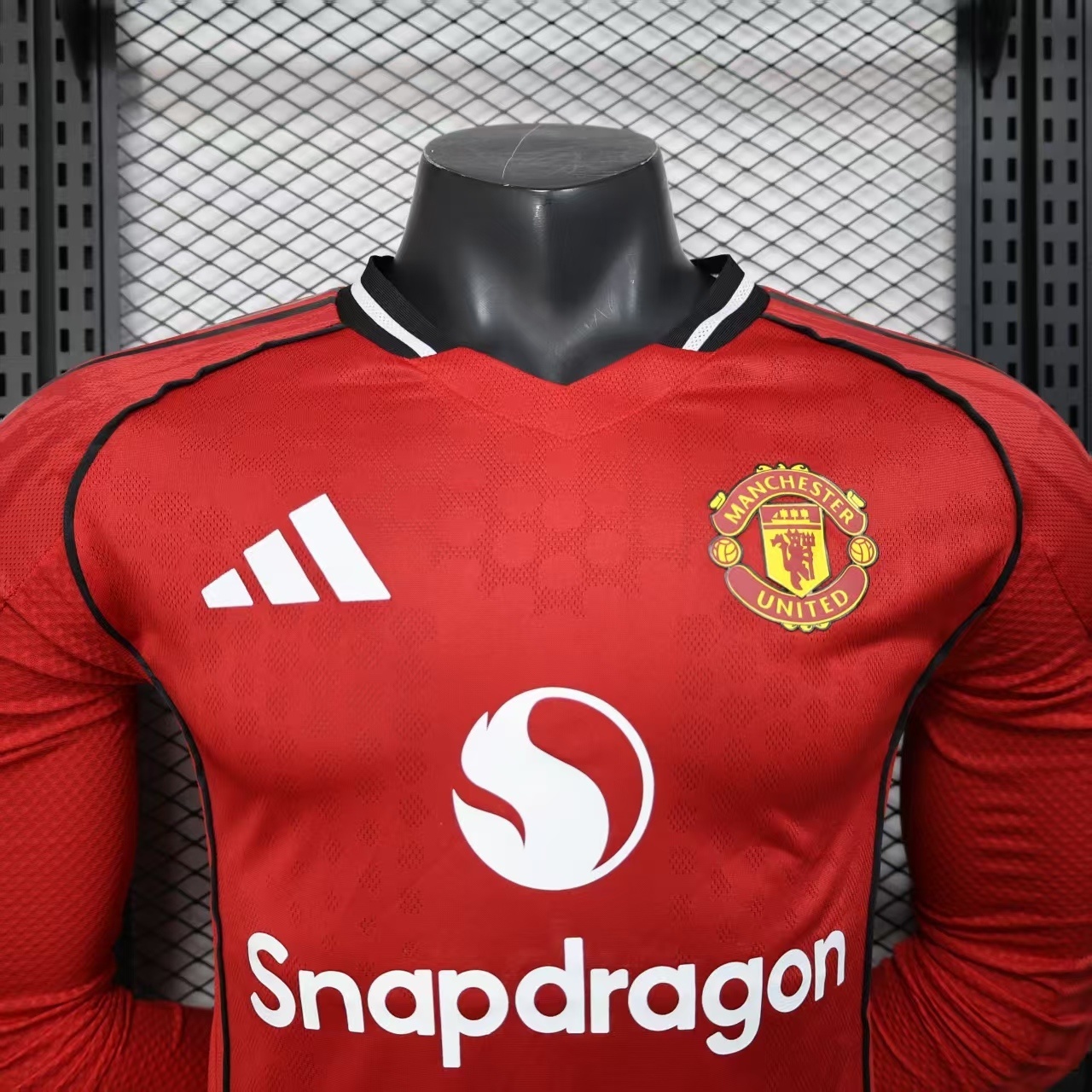 25-26 Manchester United Home Kit Player Version Long Sleeve Shirt AAAAJersey Wholesale Yupoo 4