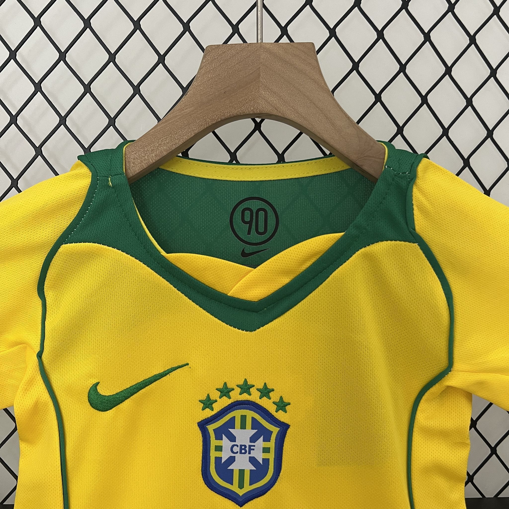 2004 Brazil Home Retro Kid Kits Youth Apparels AAAAJersey Wholesale Yupoo 2