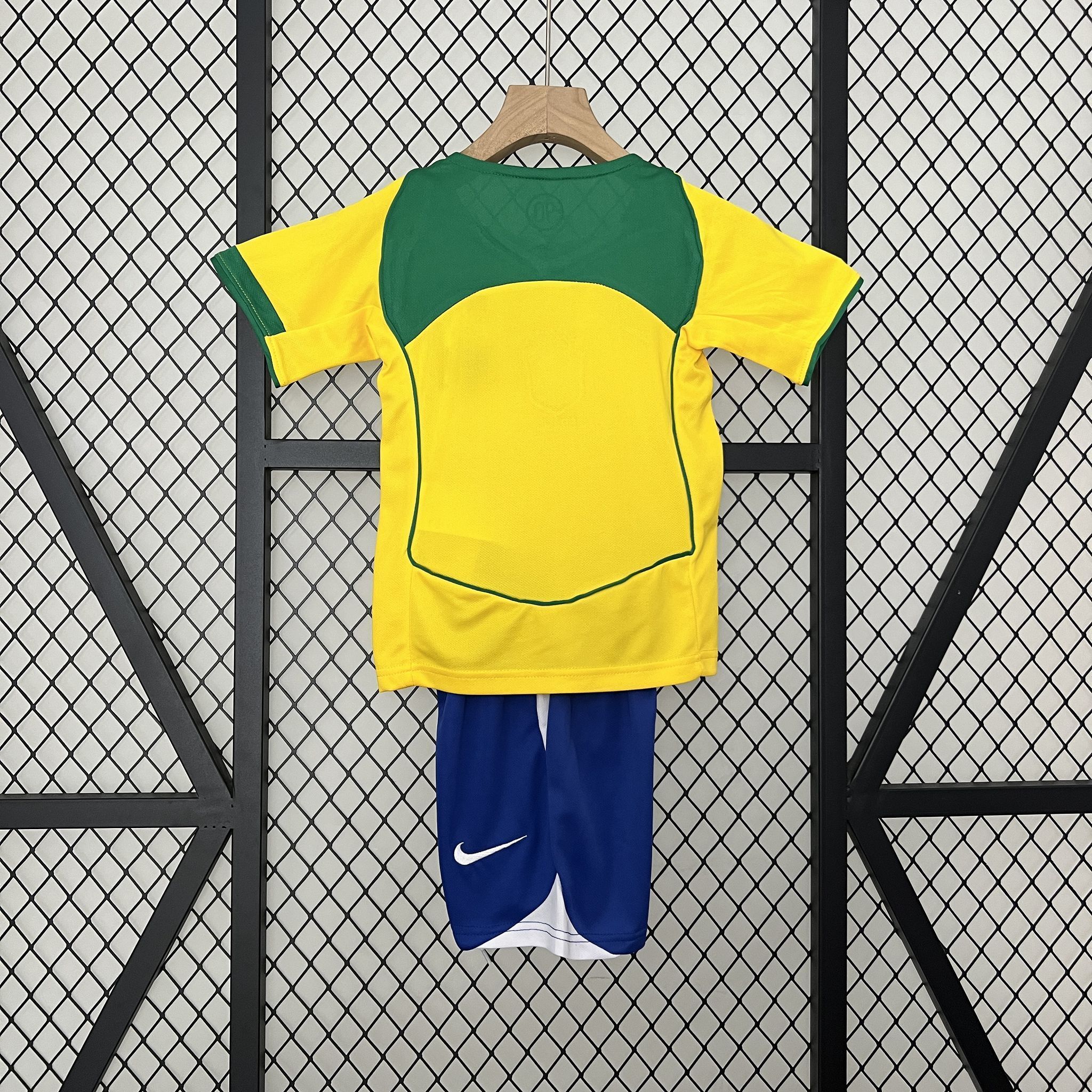 2004 Brazil Home Retro Kid Kits Youth Apparels AAAAJersey Wholesale Yupoo 3
