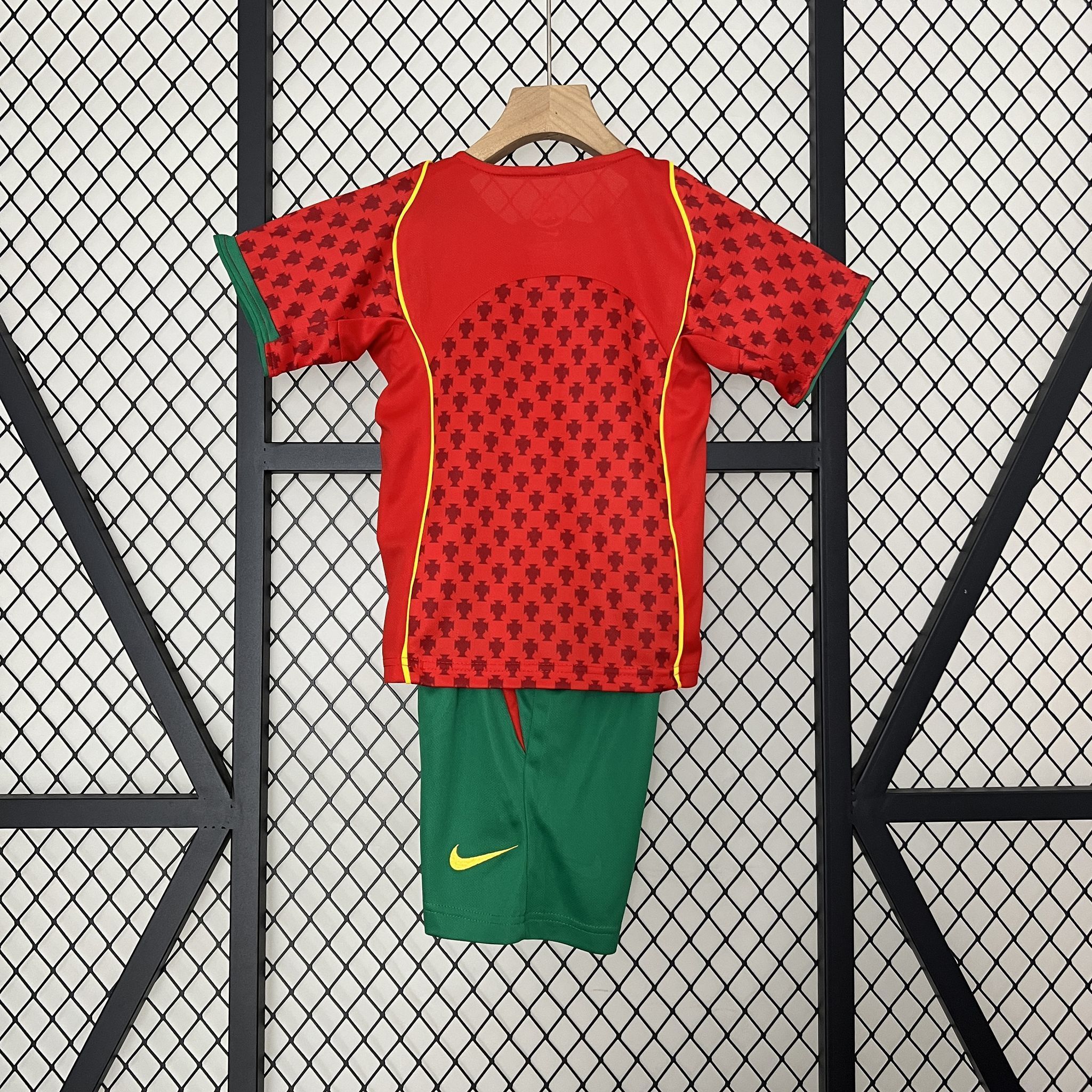 2004 Portugal Home Retro Kid Kits Youth Apparels AAAAJersey Wholesale Yupoo 7