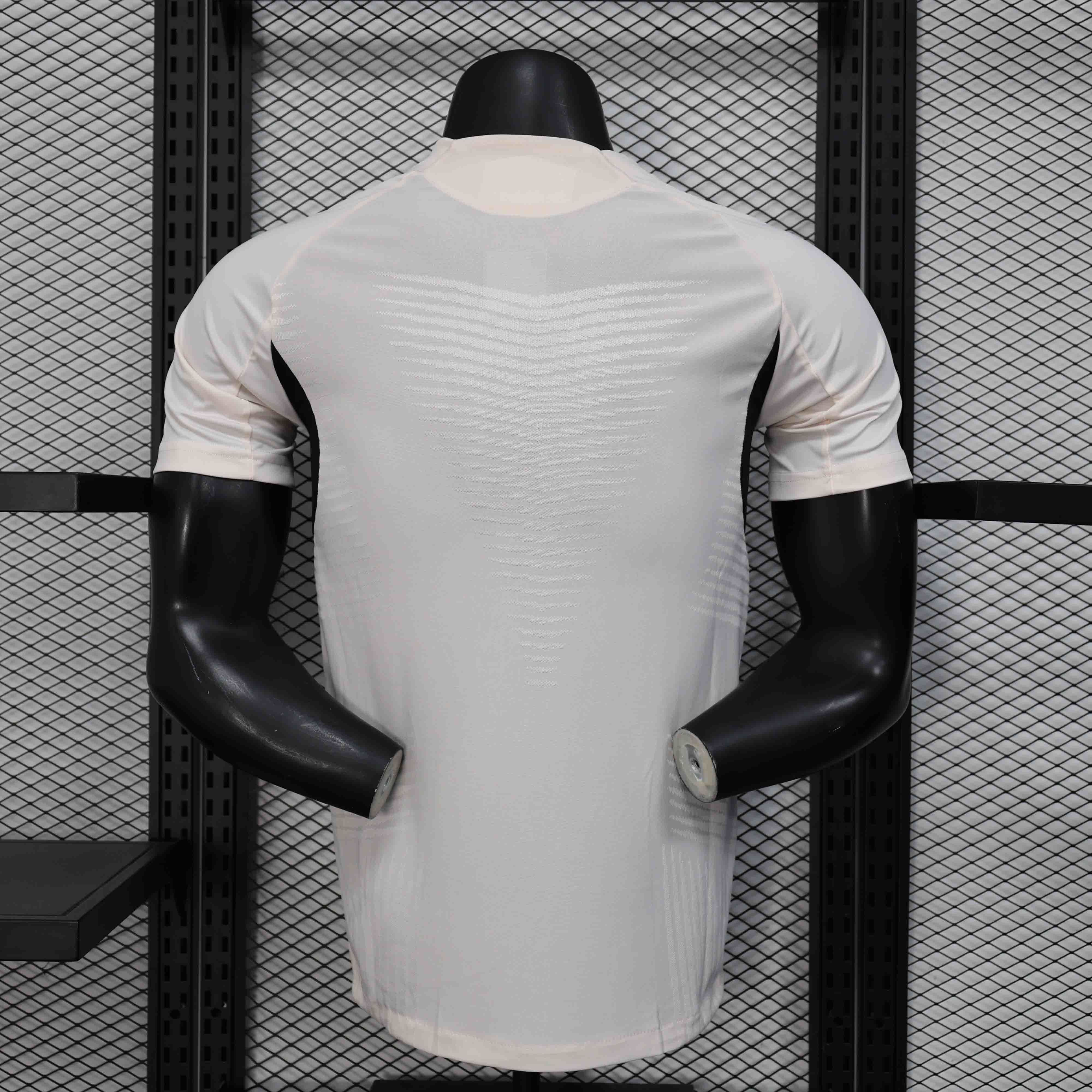25-26 Real Madrid OG Beige Special Edition Player Version Shirt AAAAJersey Supply Yupoo 1