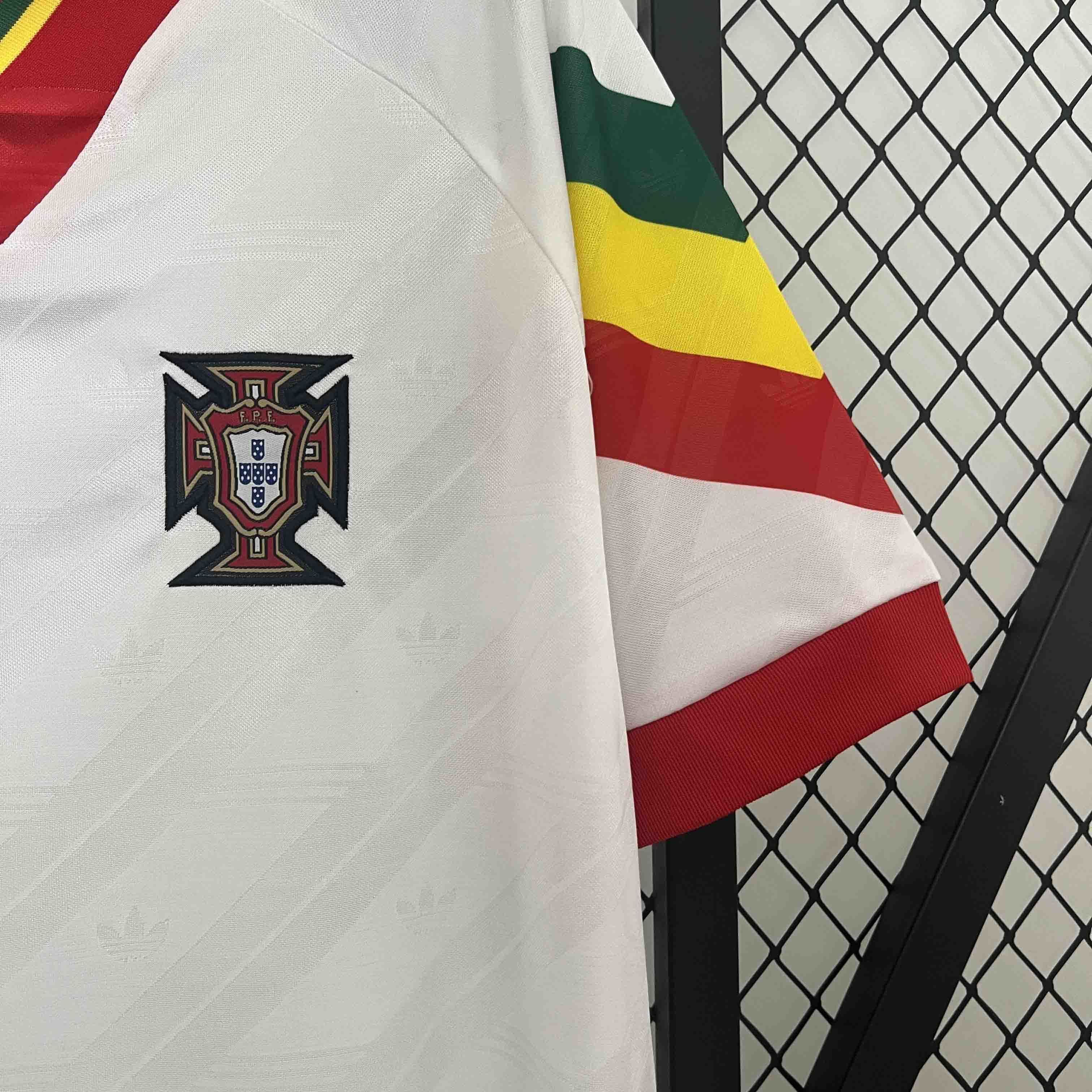 92-94 Portugal Away Retro Kit Vintage Shirt Football AAAAJersey Supplier 1