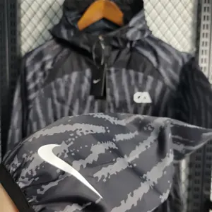 23-24 Windbreaker Americas Black 2