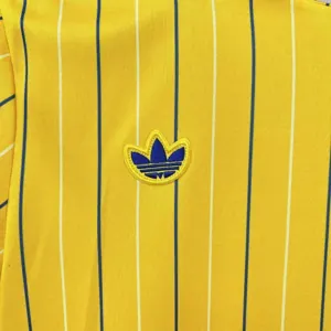 25-26Leeds United Casual Retro Style Football Shirt Apparels AAAAJersey Wholesale Yupoo 1