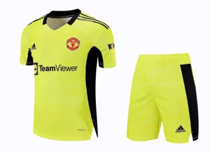 21-22 Manchester United green goalkeeper