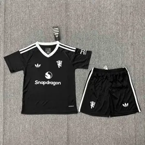 24-25 Manchester United Goalkeeper Black Kids Kits Youth Apparels AAAAJersey Supplier Yupoo