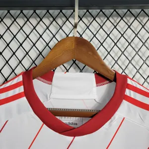 23-24 Internacional away 6