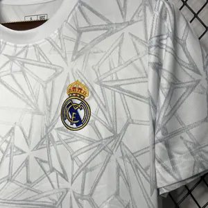 24-25 Real Madrid Pre-match White Training Kit AAAAJersey Wholesale Yupoo 2