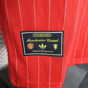 25-26 Manchester United Red Retro Style Football Shirt Apparels AAAAJersey Supply Yupoo 3