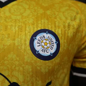 26-27 Leeds United Mens Away Kit Football Player Version T-Shirt AAAAJersey Supply Yupoo 8 1