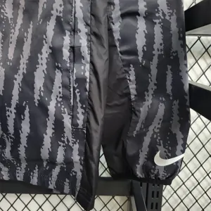 23-24 Windbreaker Americas Black 5