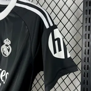 25-26 Real Madrid Black Goalkeeper Shirt Football Uniform AAAAJersey Supply Yupoo 4
