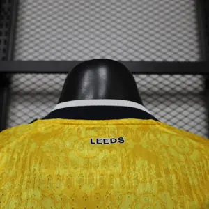 26-27 Leeds United Mens Away Kit Football Player Version T-Shirt AAAAJersey Supply Yupoo 8 4