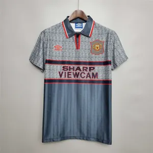 94-96 Manchester United away - 4