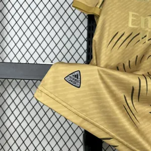 25-26 Real Madrid Gold Special Edition Shirt Football Uniform AAAAJersey Supply Yupoo 2