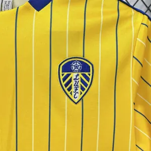 25-26Leeds United Casual Retro Style Football Shirt Apparels AAAAJersey Wholesale Yupoo 4