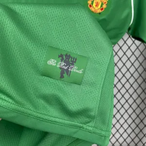07-08 Manchester United Retro Green Goalkeeper Kit Vintage Shirt AAAAJersey Supply Yupoo 3
