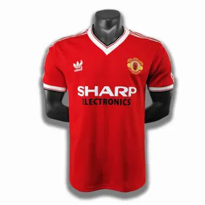 82-83 Manchester United home
